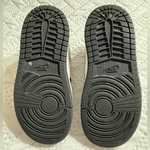 Nike Jordan 1 Kids Black Gold High Top Running Shoes Sneakers US Size 9C - Picture 8 of 9